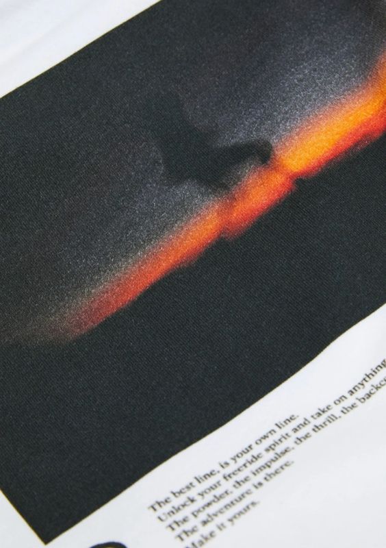 PEAK PERFORMANCE M GRAPHIC LONGSLEEVE OFFWHITE